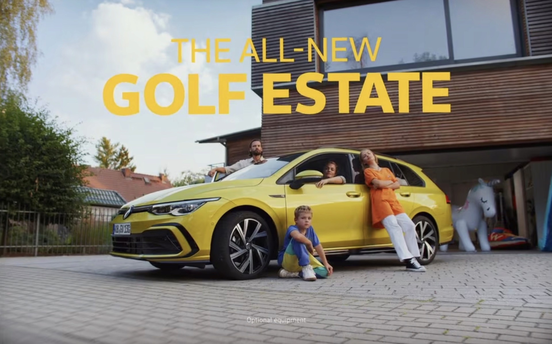 Still from VW, Golf Variant "Burrito Roboking"